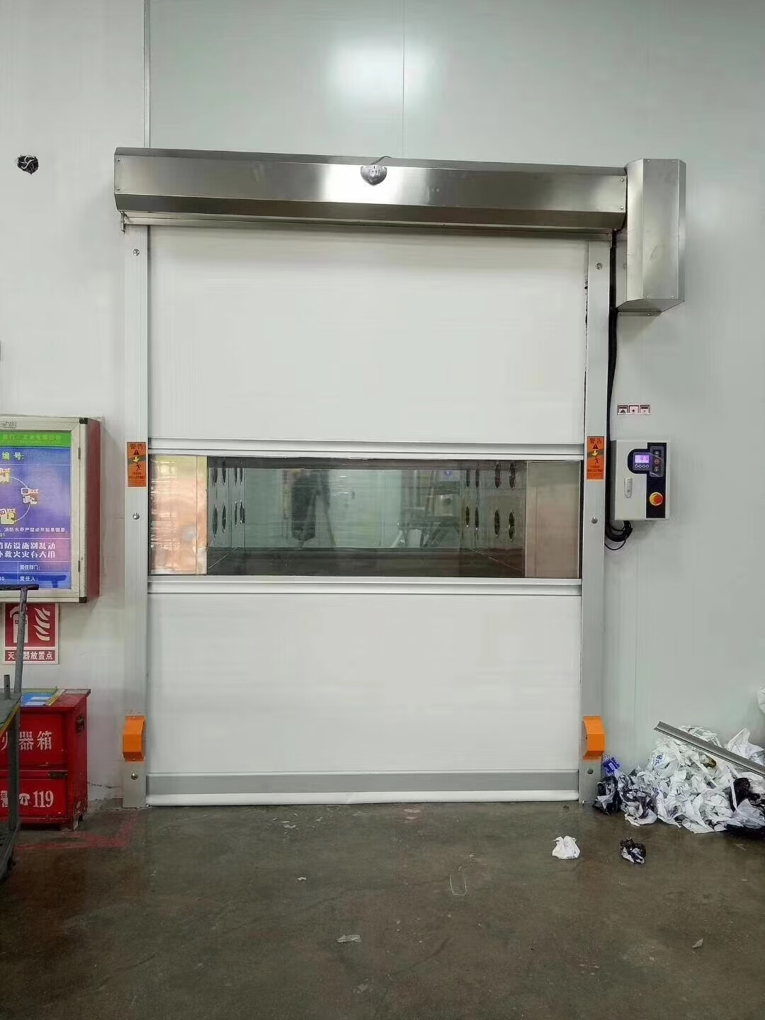 卷簾門與智能洗車 鄭州高效停車系統(tǒng)的現(xiàn)代化解決方案